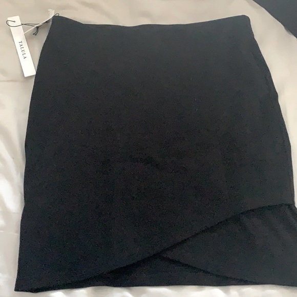 COPY - Black primrose skirt by Talula @ Aritzia - Picture 1 of 3